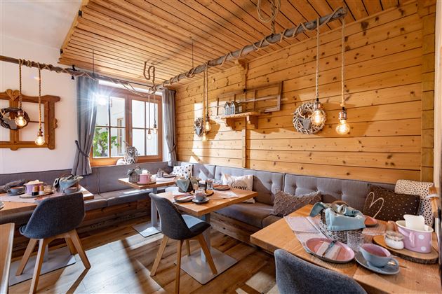 Pension_Edelweiss_Dorfstrasse_99_Soell_05_2025_Fru