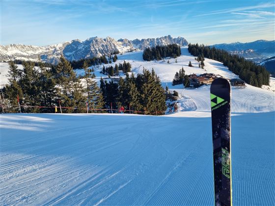 Perfekt präperierte Pisten im Skigebiet