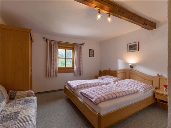 Peternhof_Klausen_9_Kirchberg_07_2022_Zimmer_3