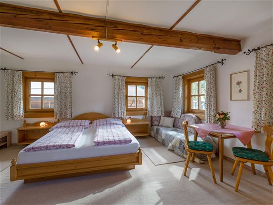 Peternhof_Klausen_9_Kirchberg_07_2022_Zimmer_5