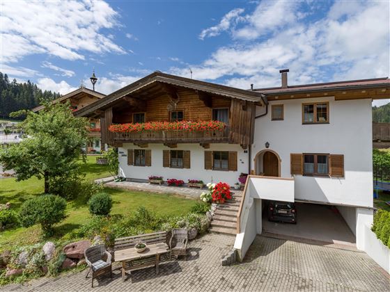 Peternhof_Zuhaus_Klausen_7_Kirchberg_Haus_aussen_2