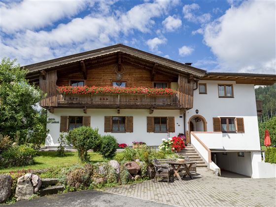 Peternhof_Zuhaus_Klausen_7_Kirchberg_Haus_aussen