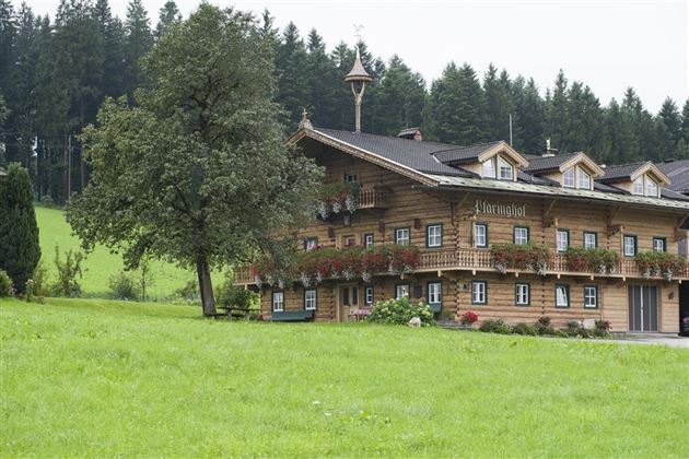Pfaringhof, Hausansicht Sommer