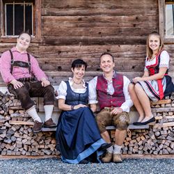Familie Georg & Astrid Leitner mit Kids