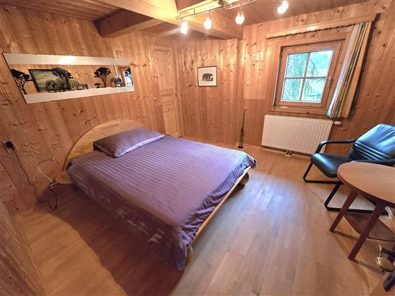 Queen Bedroom