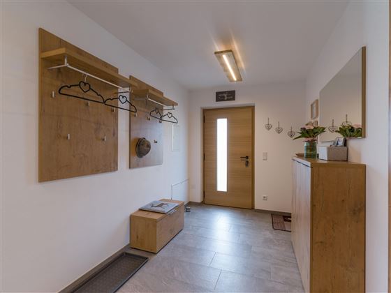 Reh4_Appartement_Ried_46a_Westendorf_Eingang_Garde