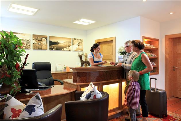 Rezeption Hotel Glockenstuhl Westendorf