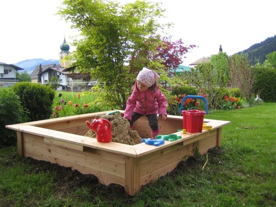 Sandkiste im Garten