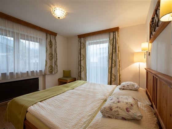 Schlafzimmer 1