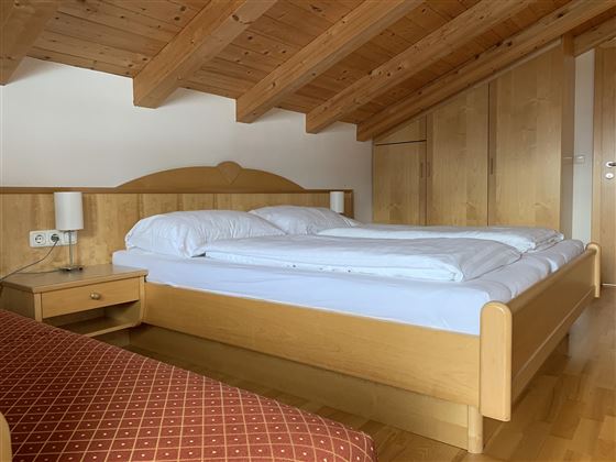 Schlafzimmer 2.2