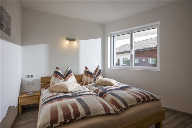 Schlafzimmer 1