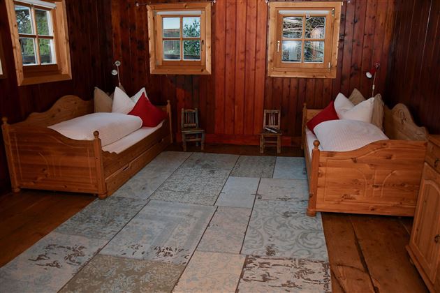 Schlafzimmer 1
