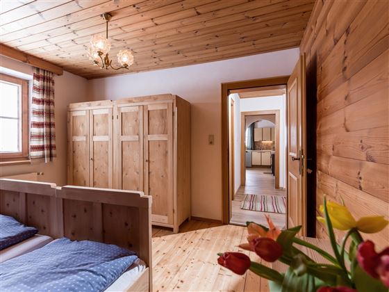 Schlafzimmer 1