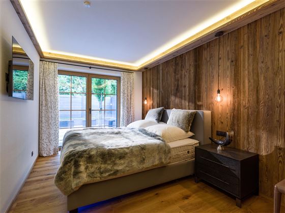 Schlafzimmer 1
