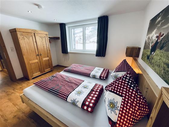 Schlafzimmer 2