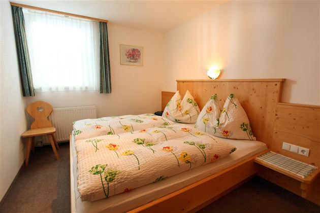 Schlafzimmer 2