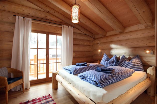 Schlafzimmer 1