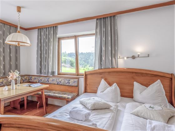 Schlafzimmer EG2