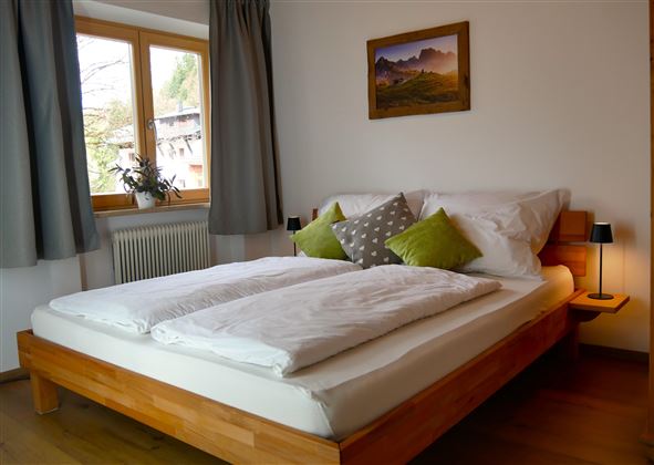 Schlafzimmer Familienwohnung Gaisberg im Haus Thus