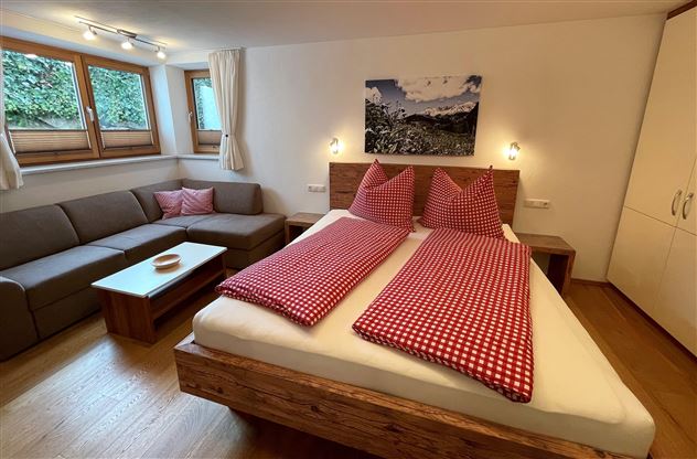 Schlafzimmer Tiefparterre