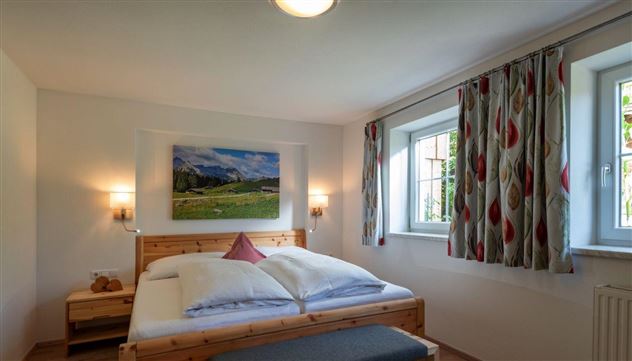 Bedroom Top 1