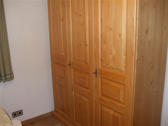 Schrank-2