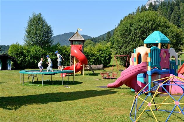 Söll_Franzlhof_Spielplatz_Wilder Kaiser