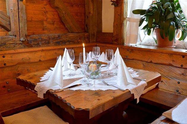Stube Tisch