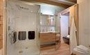 Badezimmer m. Infrarotkabine und Dampfdusche