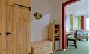 Berghaeusl-Kuehholzer-Zimmer-Garderobe
