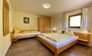 Doppelzimmer mit Zustellbett EG