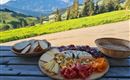 Frühstück auf unserer Alm