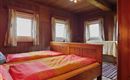 Großes Zimmer mit  Doppelbett