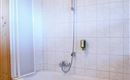 Haus-Carina-Badezimmer-Badewanne