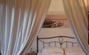 Haus-Carina-Himmelbett-TV