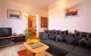 Haus-Roland-Prem-Annamarie-Lindrainweg-Wohnzimmer