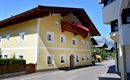 Haus Sommer Vorderansicht