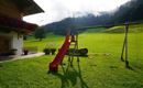 Kinderspielplatz in unserem wunderschönen Garten