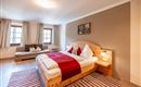 Kodahof Blick ins Doppelzimmer (rot)
