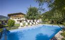 Schwimmbad mit Haus