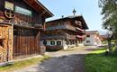 "Tenn & Bauernhaus" del siglo 11 y "Nebenhaus"!