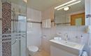 Zimmer 16 Badezimmer
