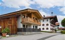 Zuhaus Außen mit Restaurant