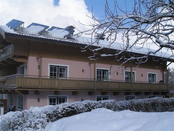 uitzicht naar balkon lange zijde in winter kopie