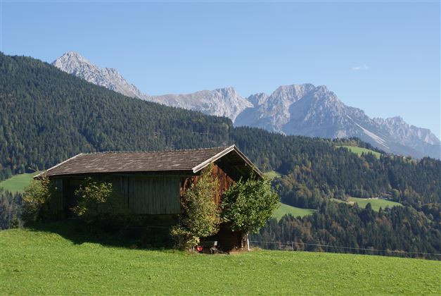 unser Heustadl in der Herbstsonne