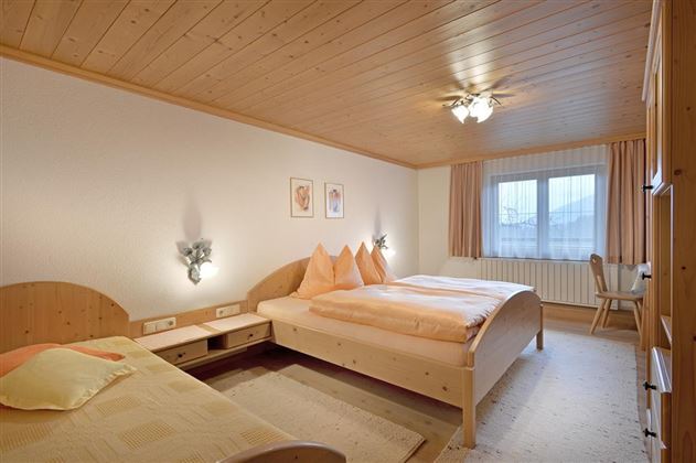 Untertraucha-Astner-Julia-Dreibettzimmer
