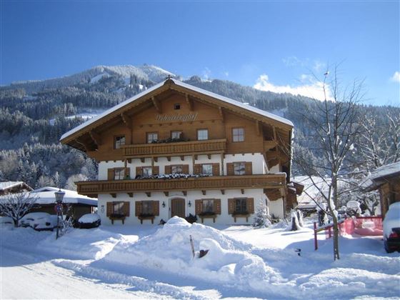 Winterfoto vom Haus