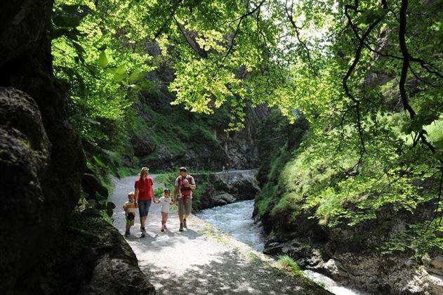 woergl-wanderung-durch-die-wildromantische-kundler