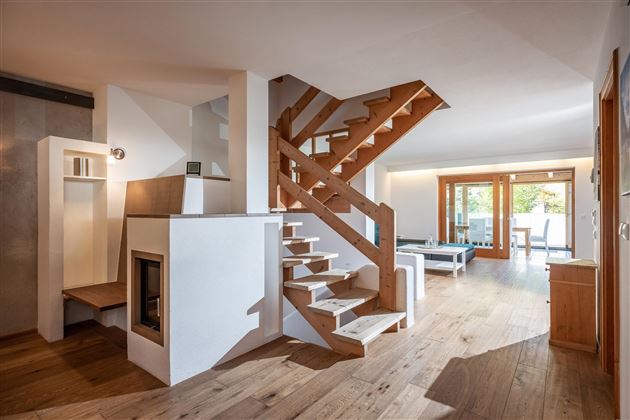 Wohnzimmer Stiegenhaus neu