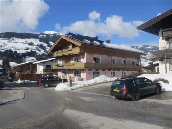 zicht op woning in winter kopie